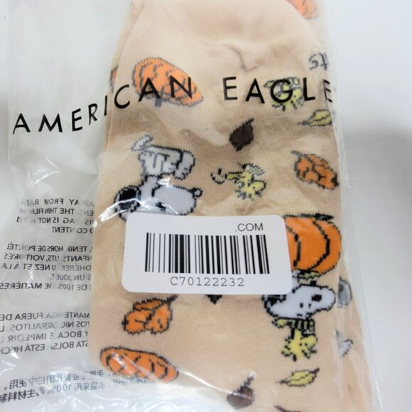 Peanuts Snoopy Fall Slippers & Socks Bundle - American Eagle AE SIZE 9 - NWT - Picture 8 of 12